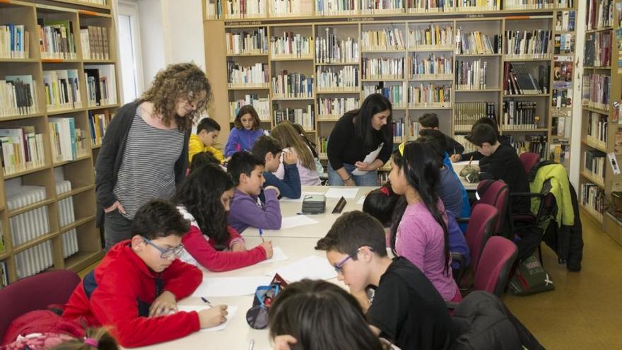 La Jonquera va omplir la biblioteca el 2015 en el TEC.