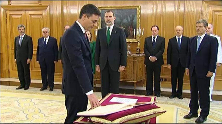 Pedro Sánchez promete su cargo como presidente del Gobierno