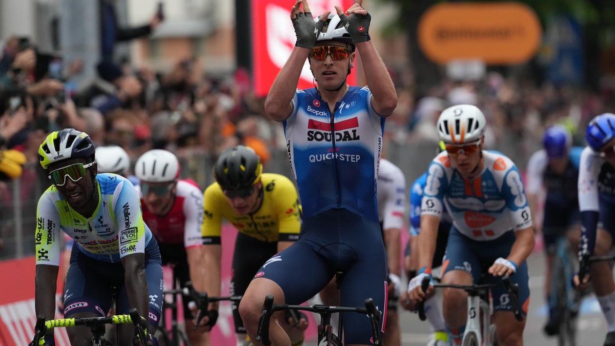 El belga Tim Merlier gana la tercera etapa del Giro.