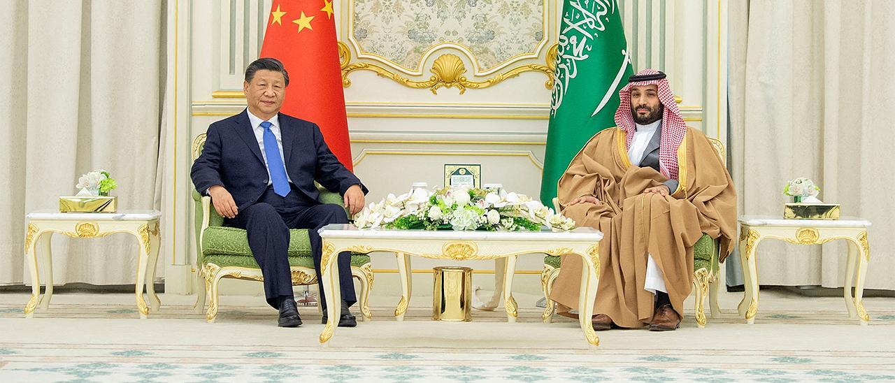 El presidente chino, Xi Jinping, y el príncipe saudí Mohammed bin Salman, en una imagen de archivo.