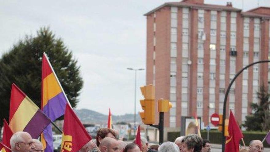 Un momento del acto de homenaje a la Pasionaria en Nuevo Gijón.