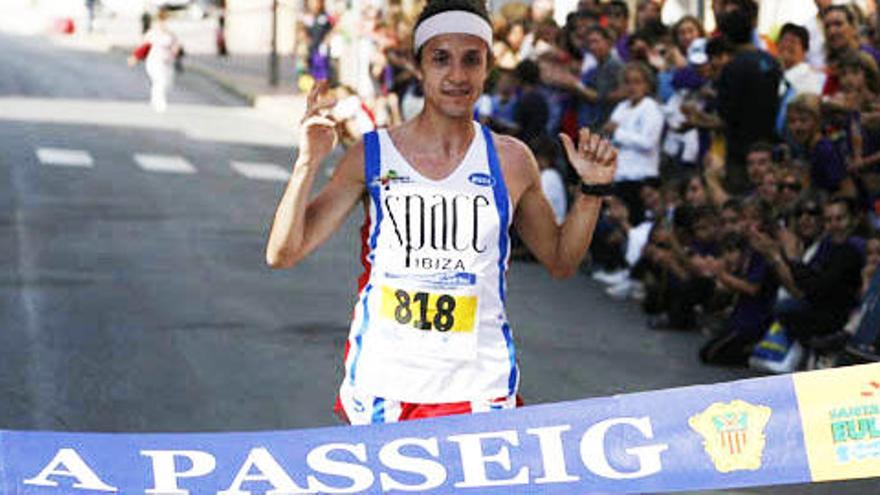 El atleta marroquí está preparando a conciencia su participación en el medio maratón internacional de Albacete.