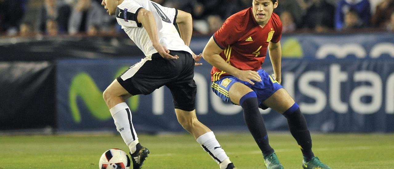 Jorge Meré, en un partido con España sub-21.