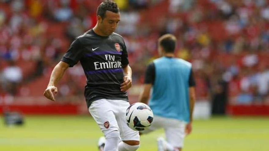 Cazorla calienta antes de enfrentarse al Sunderland