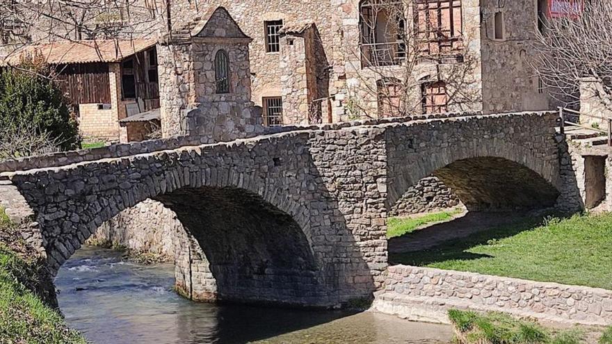 Bagà refà el pont medieval per aturar-ne la degradació