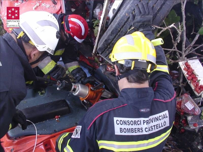 GALERÍA DE FOTOS - Camionero muerto en la AP-7 en Alcalà de Xivert