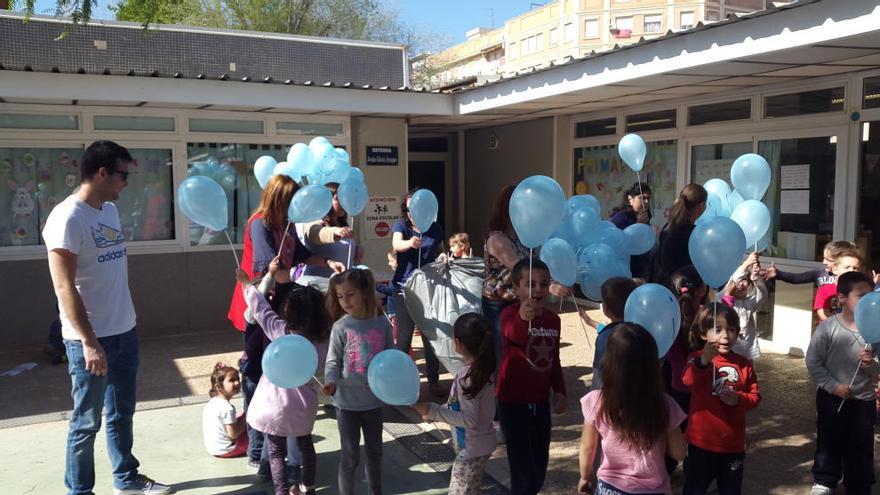 Niños del centro escolar en una de las actividades