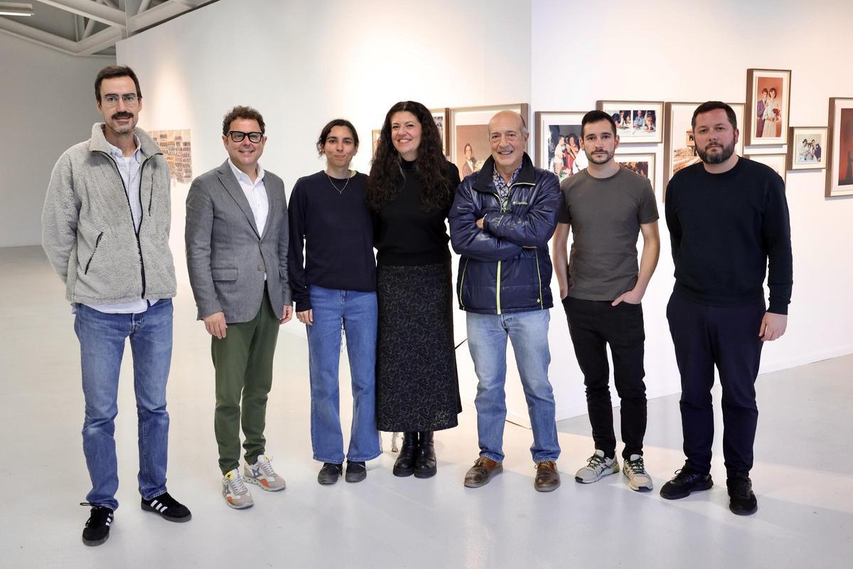 Foto de familia en el Espacio 2 del Centro Párraga.