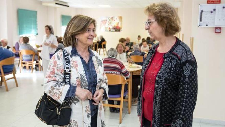 Inés Esteve y María Luz Rodríguez, vicepresidenta y presidenta de la Asociación de Alzhéimer de Alicante.