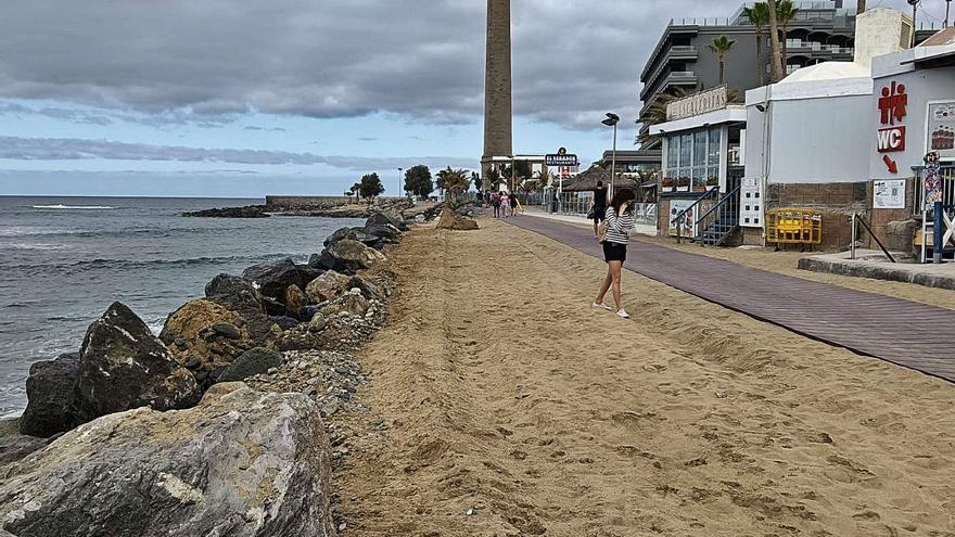 Costas solicita permiso a Madrid para revisar el deslinde público en el Faro