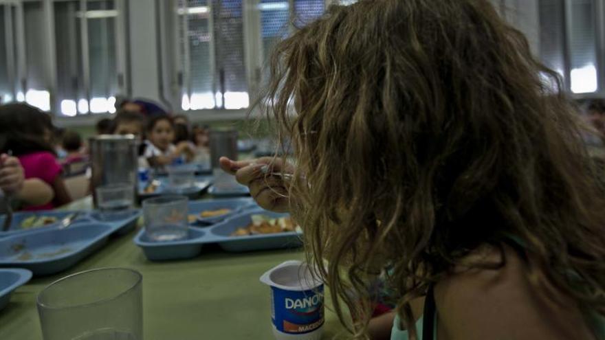 Las becas de comedor escolar pagarán el menú completo desde el curso que viene