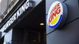 Los trabajadores de un Burger King desobedecen a la dirección y paralizan la cocina tras superar los 34 grados