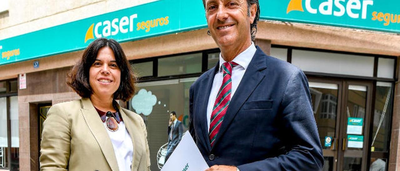 Eva Valero y Enrique Fayos, ayer en la capital grancanaria.