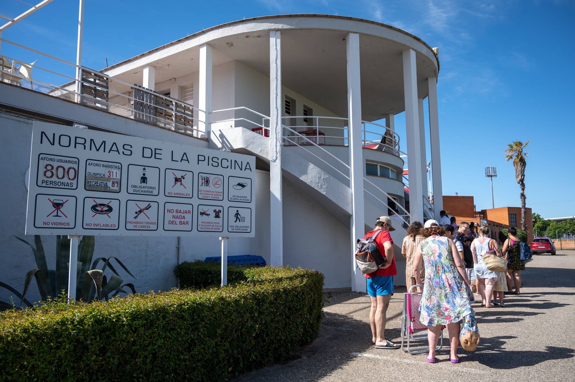 Primer día de baños en las piscinas de Badajoz