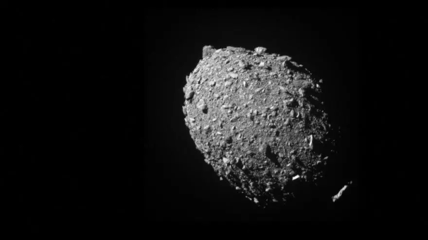 La NASA estrella una nave contra un asteroide para desviarlo