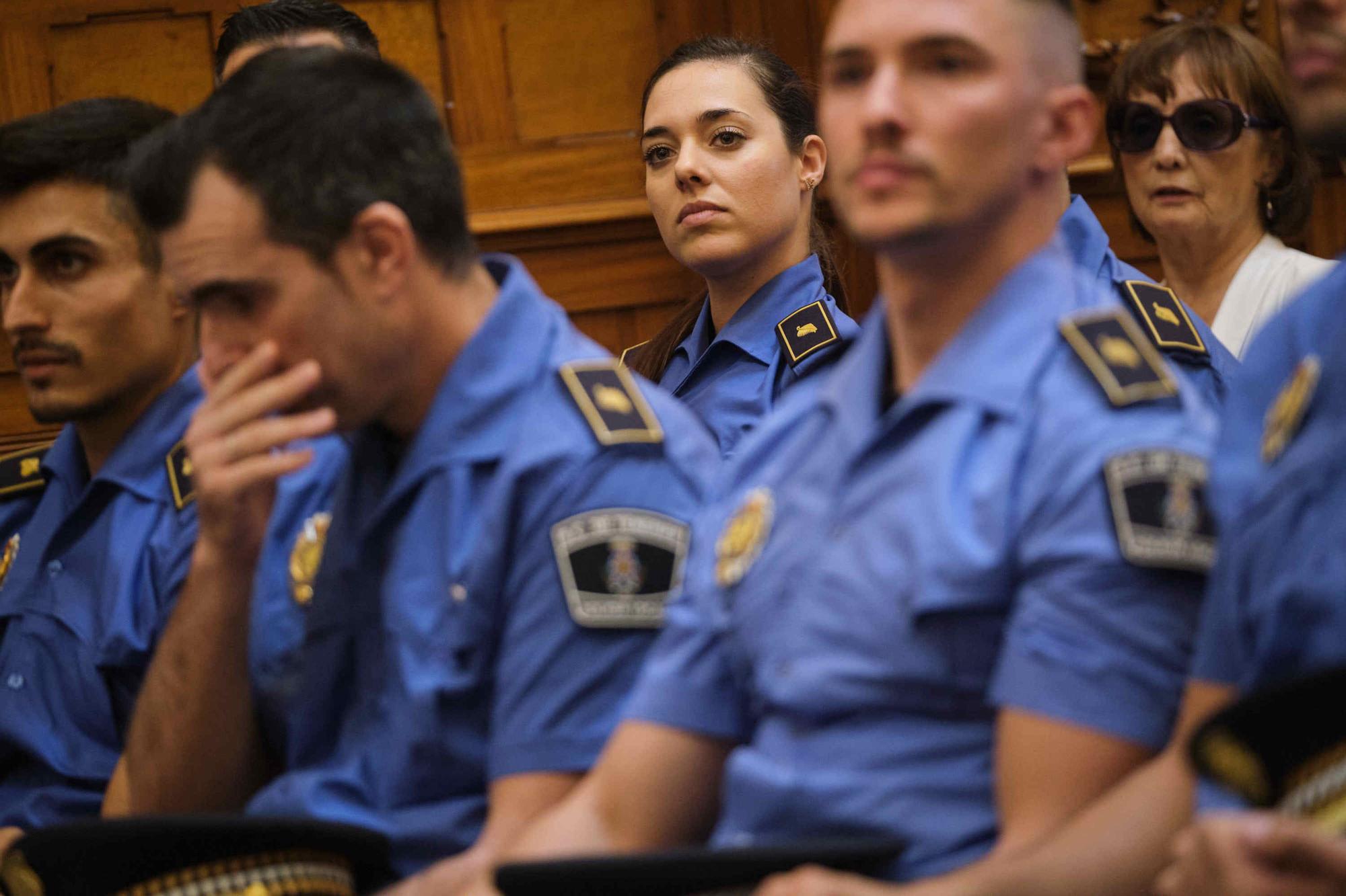 Toma posesión 30 nuevos agentes de la Policía Local Santa Cruz