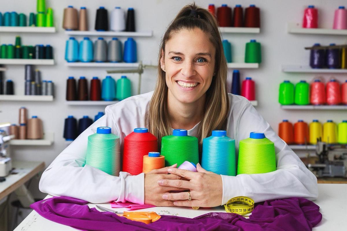 La dissenyadora Laura Mesas té el seu taller al Bulevard 32 de Figueres.