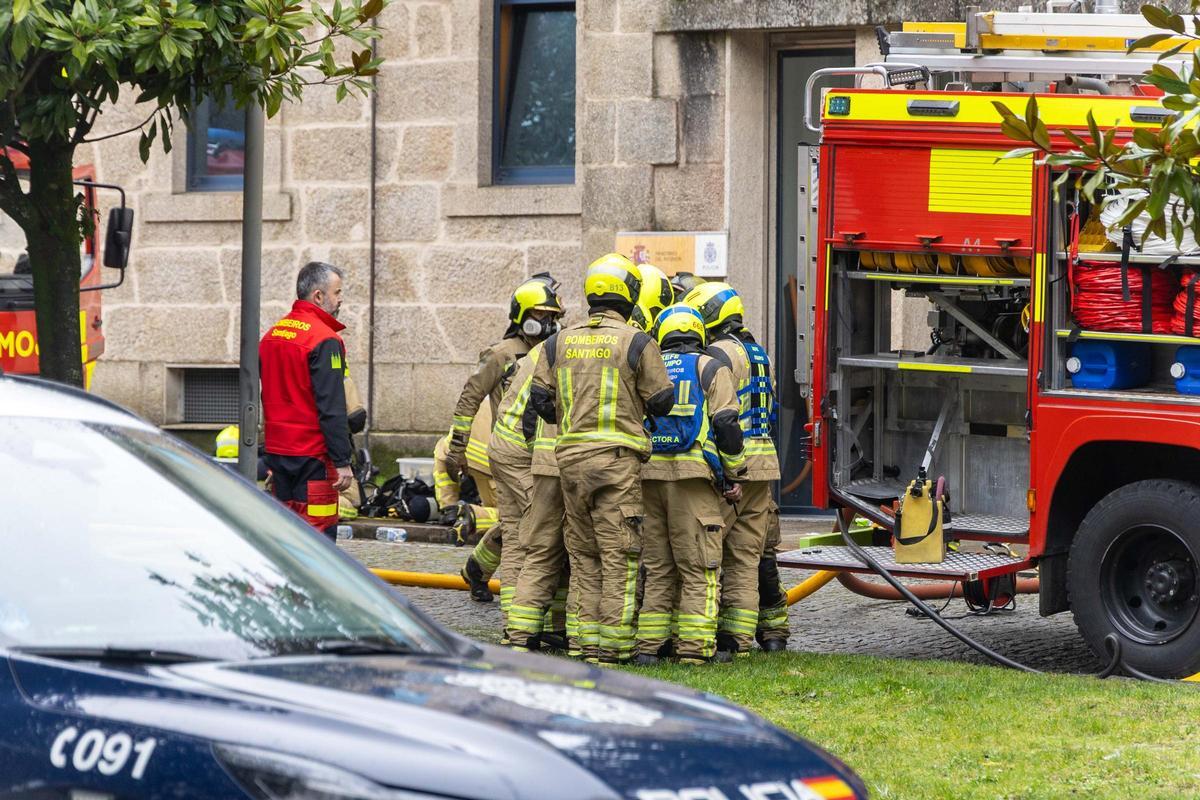 Evacuada la Comisaría de Santiago por un incendio