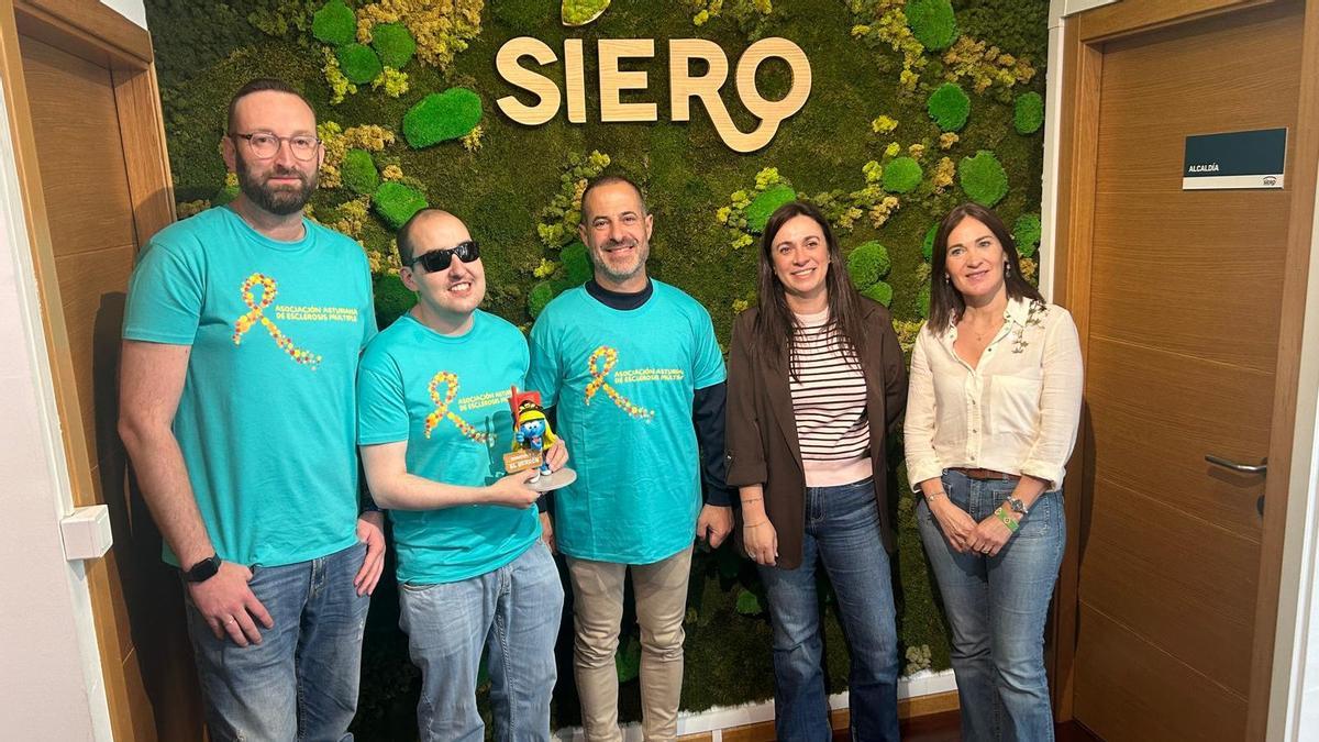 Siero dona una réplica para recaudar fondos en la lucha contra una enfermedad que afecta a 2.000 asturianos