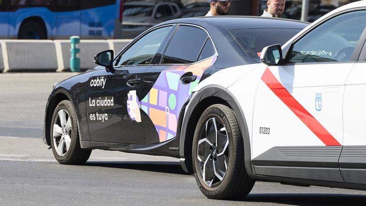 Taxi y Cabify comparten las calles de varias ciudades españolas, entre ellas València