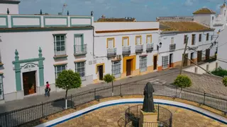 Un tiroteo en una hamburguesería de Las Cabezas deja tres heridos de bala: uno de ellos en la cabeza