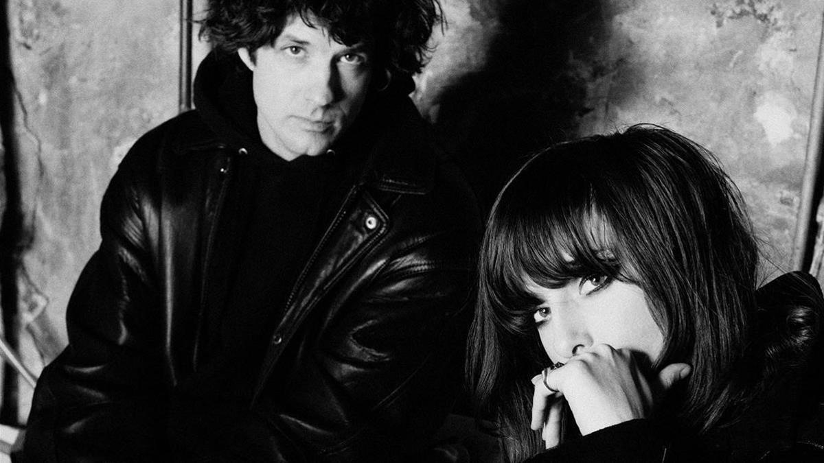 Alex Scally y Victoria Legrand, en una imagen promocional de Beach House