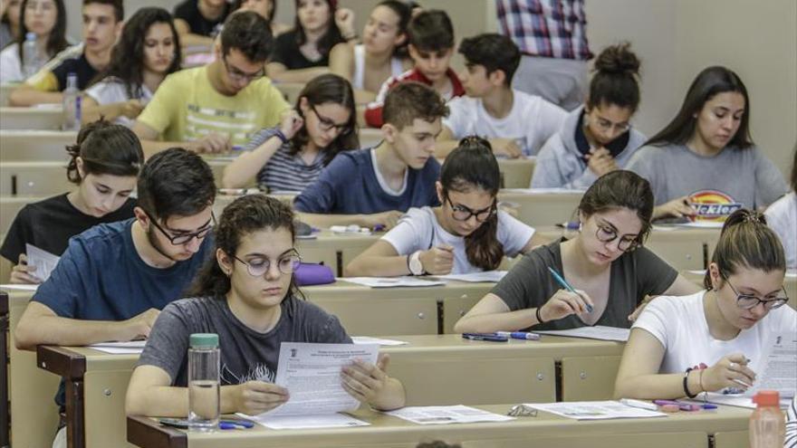 4.375 estudiantes de los 5.108 matriculados aprueban la selectividad en Extremadura