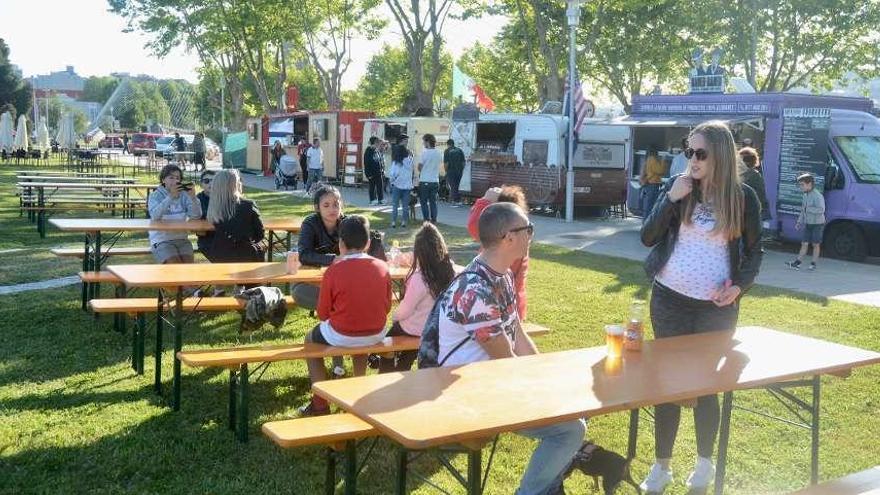 La feria gastronómica &quot;Rilla na Rúa&quot; se celebrará este fin de semana en la parcela de Tafisa. // R. Váquez