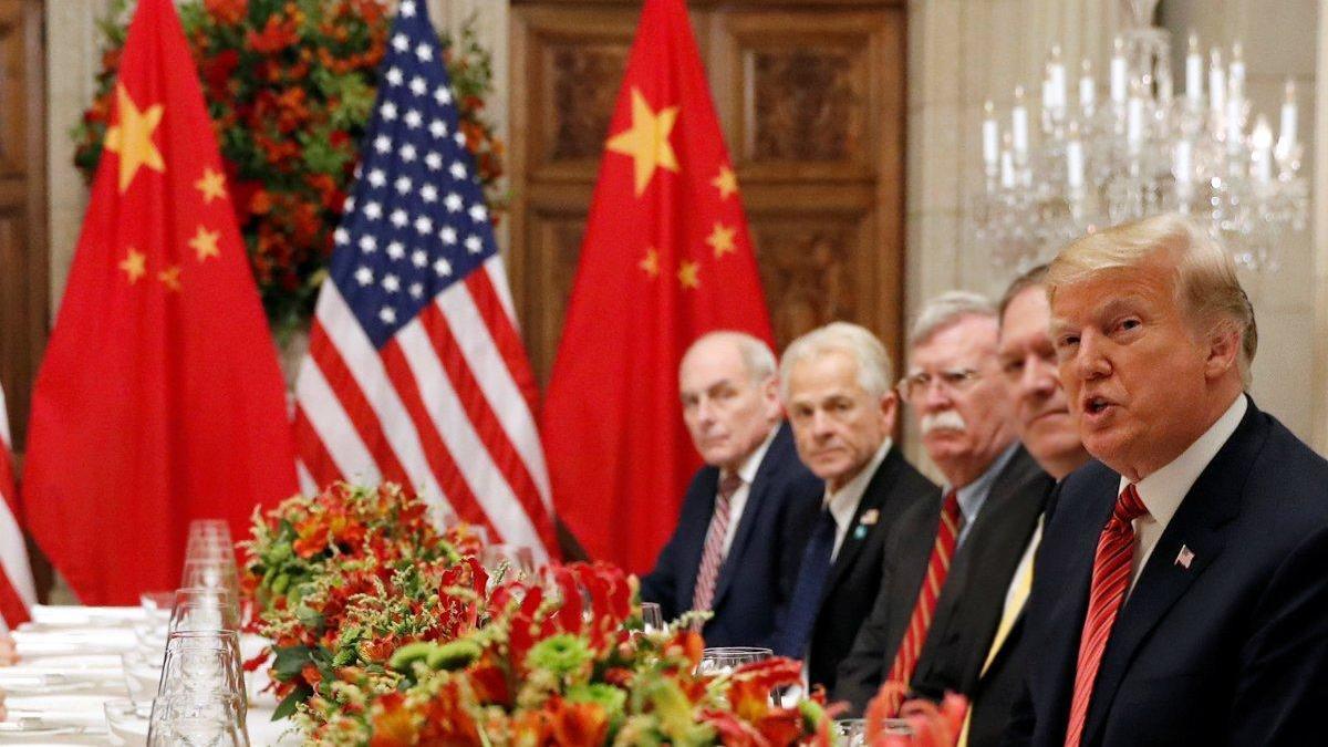 Trump paraliza su plan de subir los aranceles a China