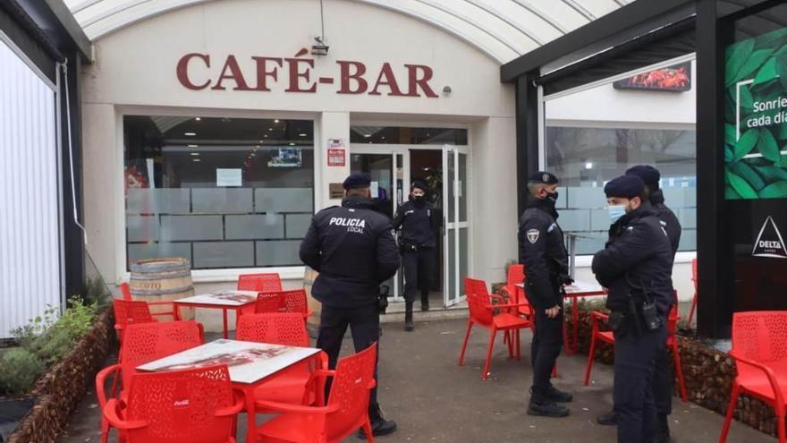 La policía local desaloja y precinta otro restaurante en un área de servicio de Badajoz