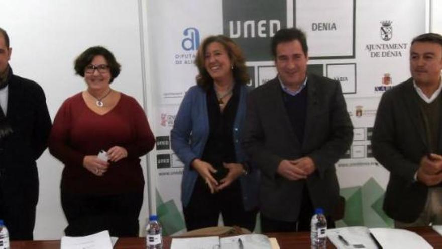 Los alcaldes de Ondara, Dénia, Benissa y Xàbia, ayer, en la reunión del consorcio de la UNED.