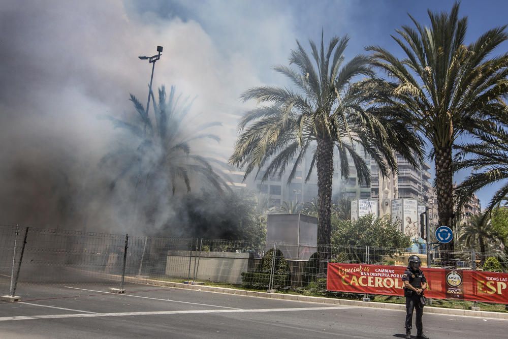 Hogueras 2019: Luceros calienta con la primera mascletà dentro de concurso.