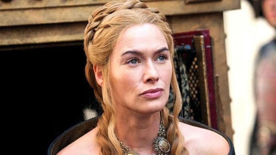 Lena Headey, dando vida a Cersei Lannister