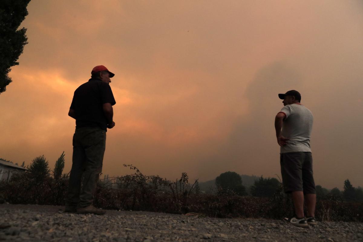 Los incendios que arrasan Chile dejan ya más de 20 muertos