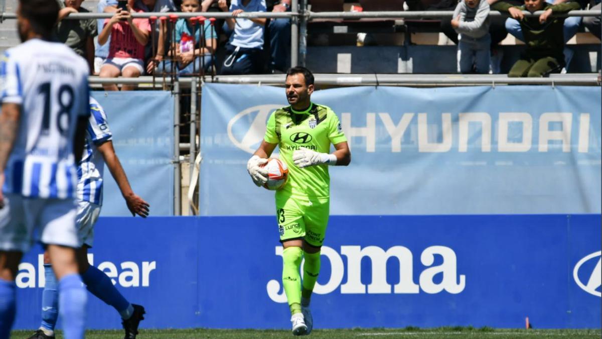 René Román, durante el partido frente al Real Madrid Castilla.