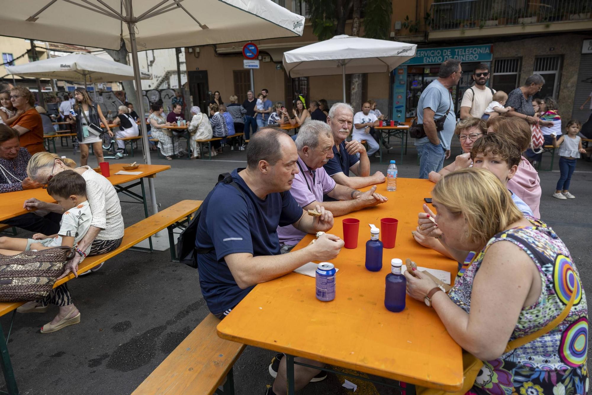 FOTOS | El éxito en la primera Fira del Variat en Palma desborda las previsiones de los restaurantes