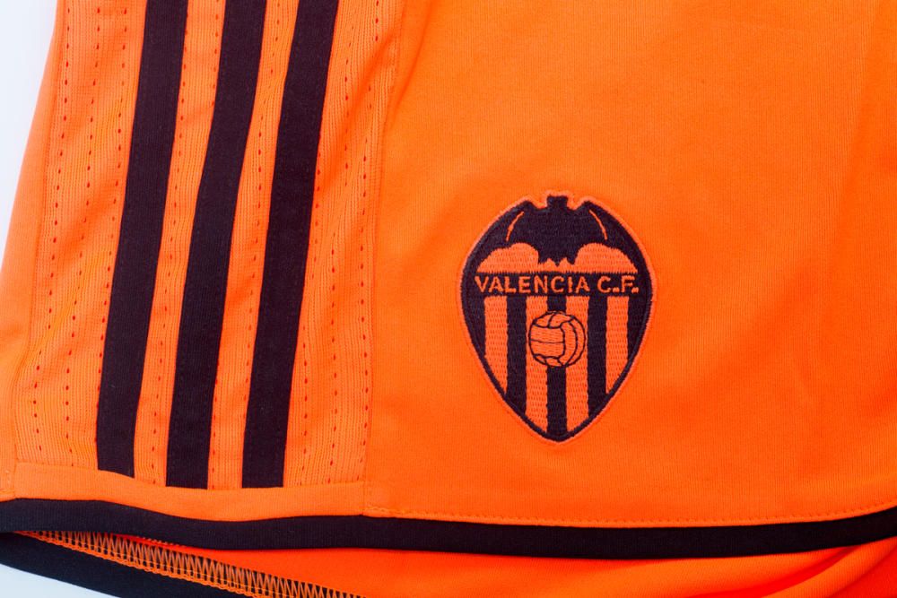 Las nuevas camisetas del Valencia CF 2016/17