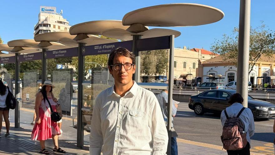 El PSIB propone que los residentes con tarjeta suban antes que los turistas a los buses de la EMT