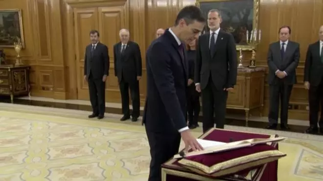 Sánchez promet el càrrec de president davant de Felip VI