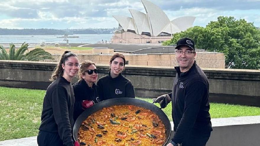 De Elche a Australia para triunfar haciendo paellas