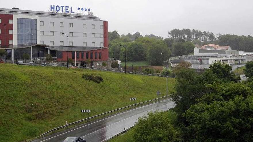 Los terrenos de la cuarta fase se sitúan por detrás del hotel, entre Bergazos y Filgueira. // Bernabé/Javier Lalín