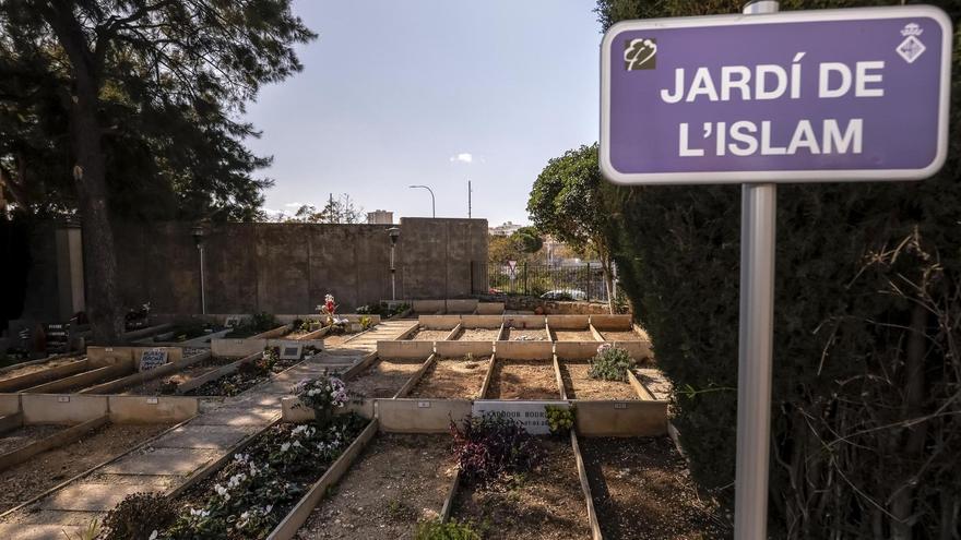 Las tumbas del Jardí de l’Islam del cementerio de Palma están orientadas hacia la Meca.