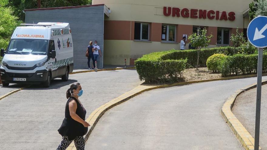 Dos días en Urgencias en Cáceres: &quot;Nos pidieron firmar un alta voluntaria porque no había camas&quot;