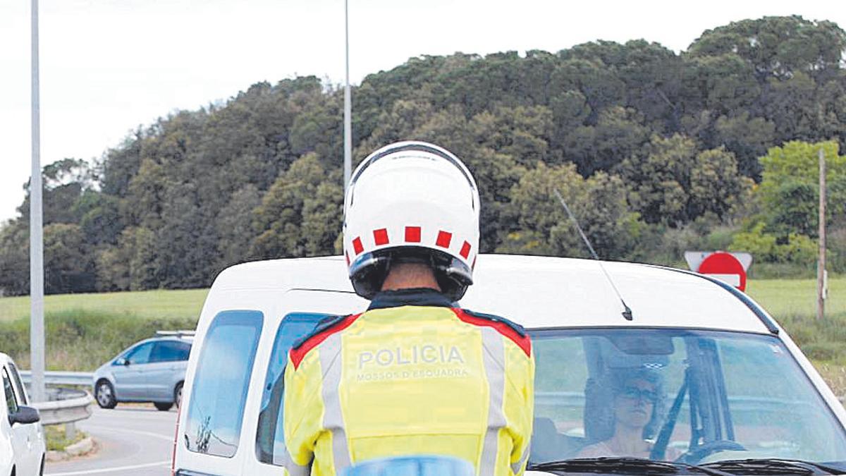 Els Mossos de Trànsit en un control, foto d’arxiu.