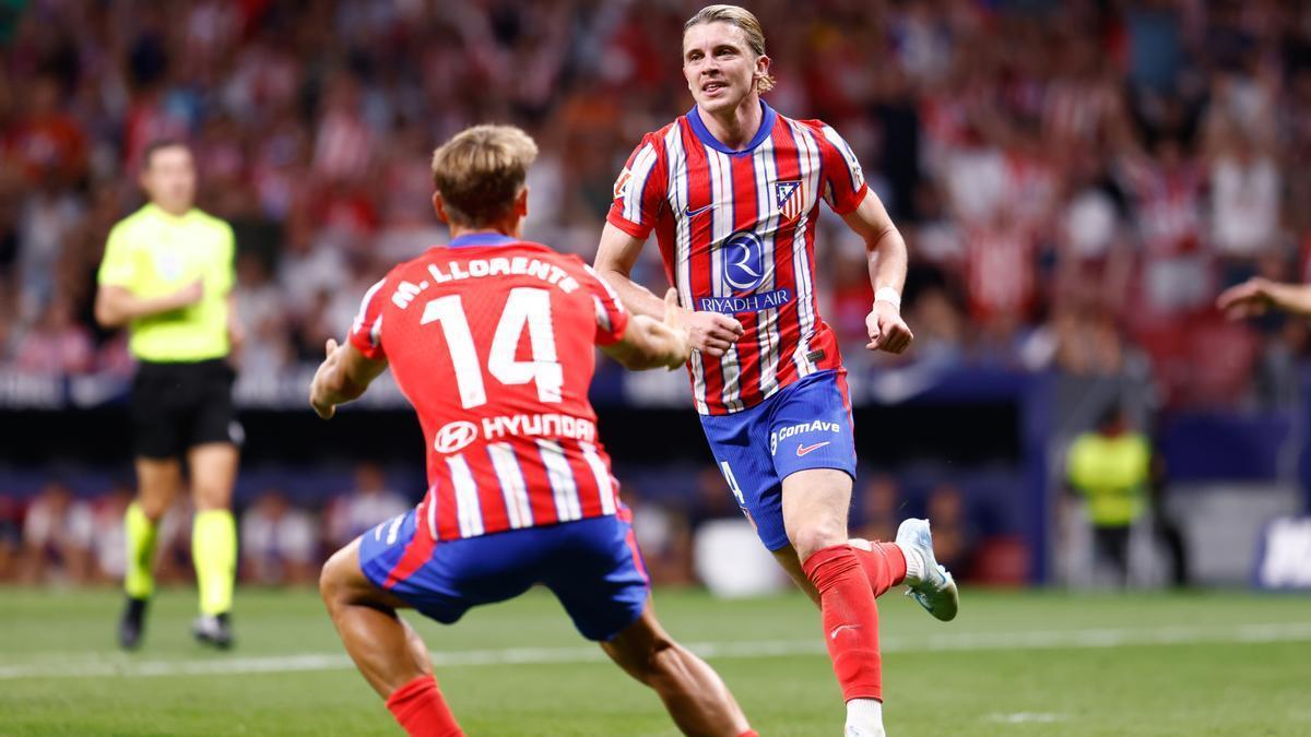 Conor Gallagher celebra su gol ante el Valencia.