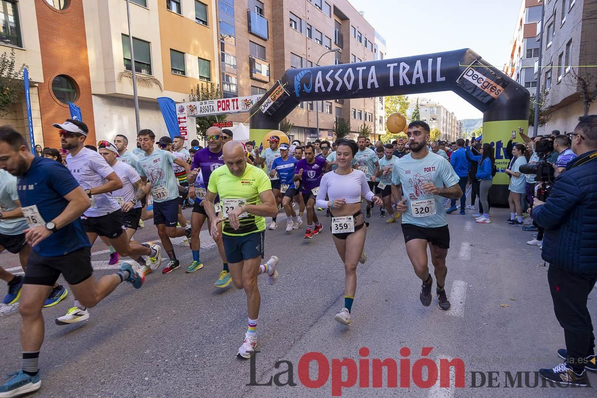 Carrera '10K Assota por ti' en Caravaca (salida y giro primera vuelta)