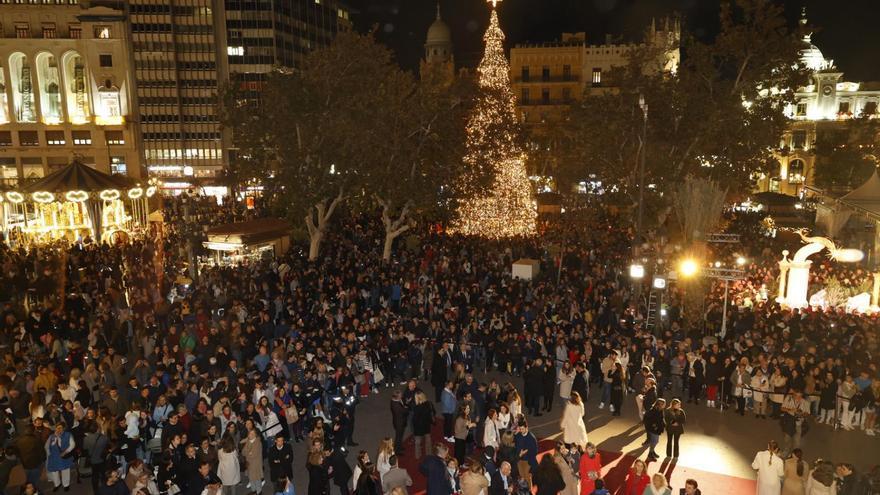 La Navidad llega a València con el encendido de luces