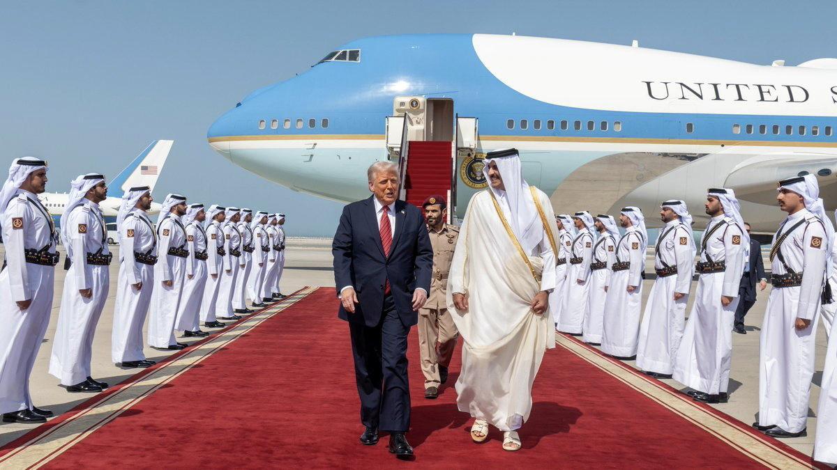 Qatar Airways acuerda la compra de 160 aviones a Boeing en plena visita de Trump