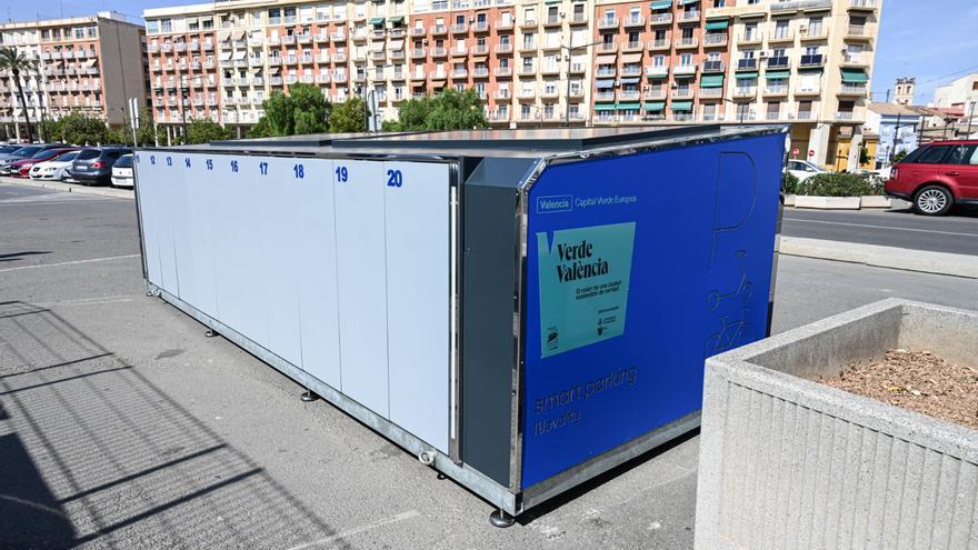 Nuevo aparcamiento de bicis en la Marina de València