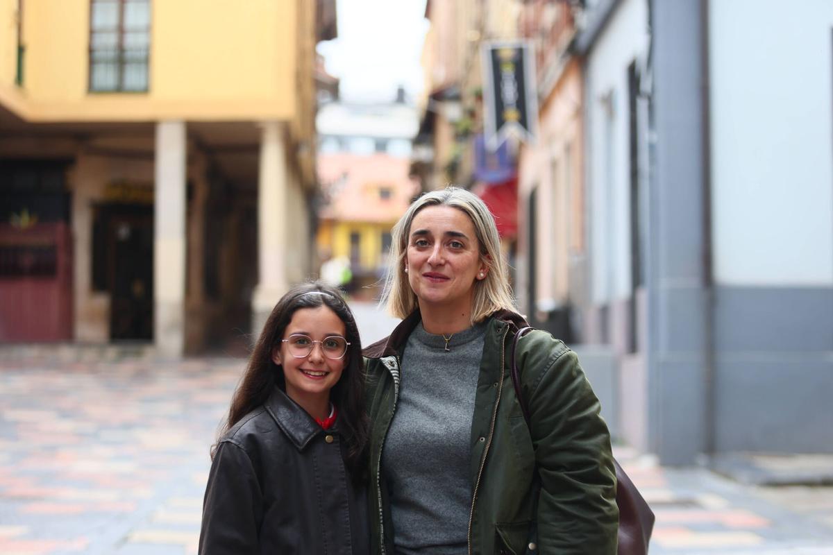 Reportaje. COINCIDIR REDACTOR Y FOTÓGRAFO Sabugo cambia de centro. La plaza del Carbayo, epicentro del barrio marinero, se queda sin bares y mucho más muerta, mientras en Pedro Menéndez y La Merced florecen los comercios tras las reformas. Hablar con vecinos y comerciantes. Al menos 5 fotos.